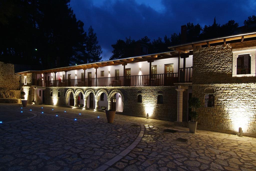 Frontzu Politia Hotel Ioannina Ngoại thất bức ảnh